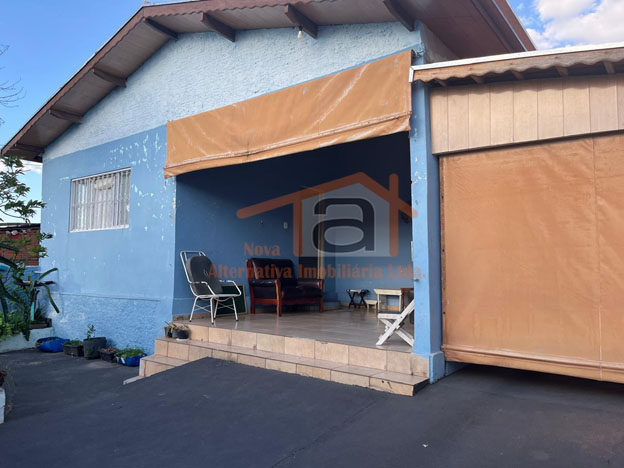 CASA, 2 qtos, 300 m².