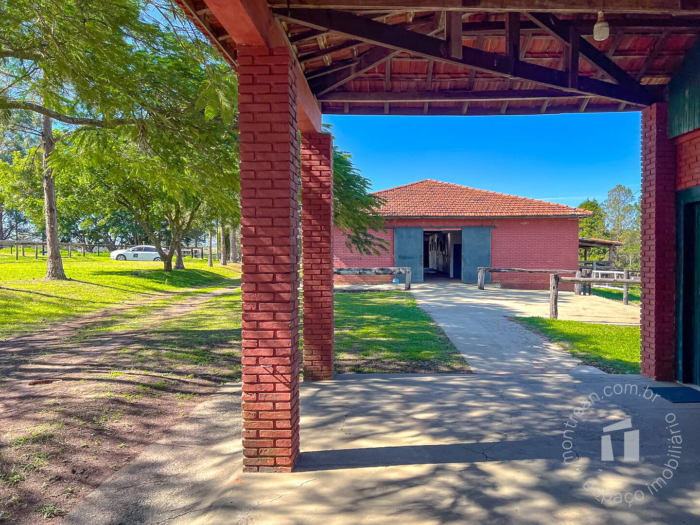 SÍTIO, 3 qtos (1 st).