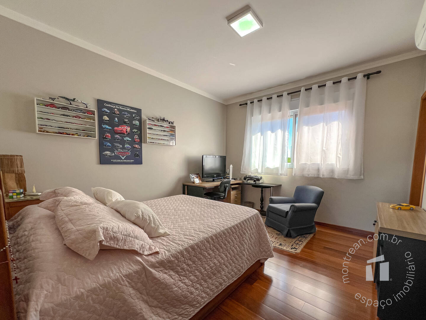 CASA, 3 qtos (3 st), 702 m².