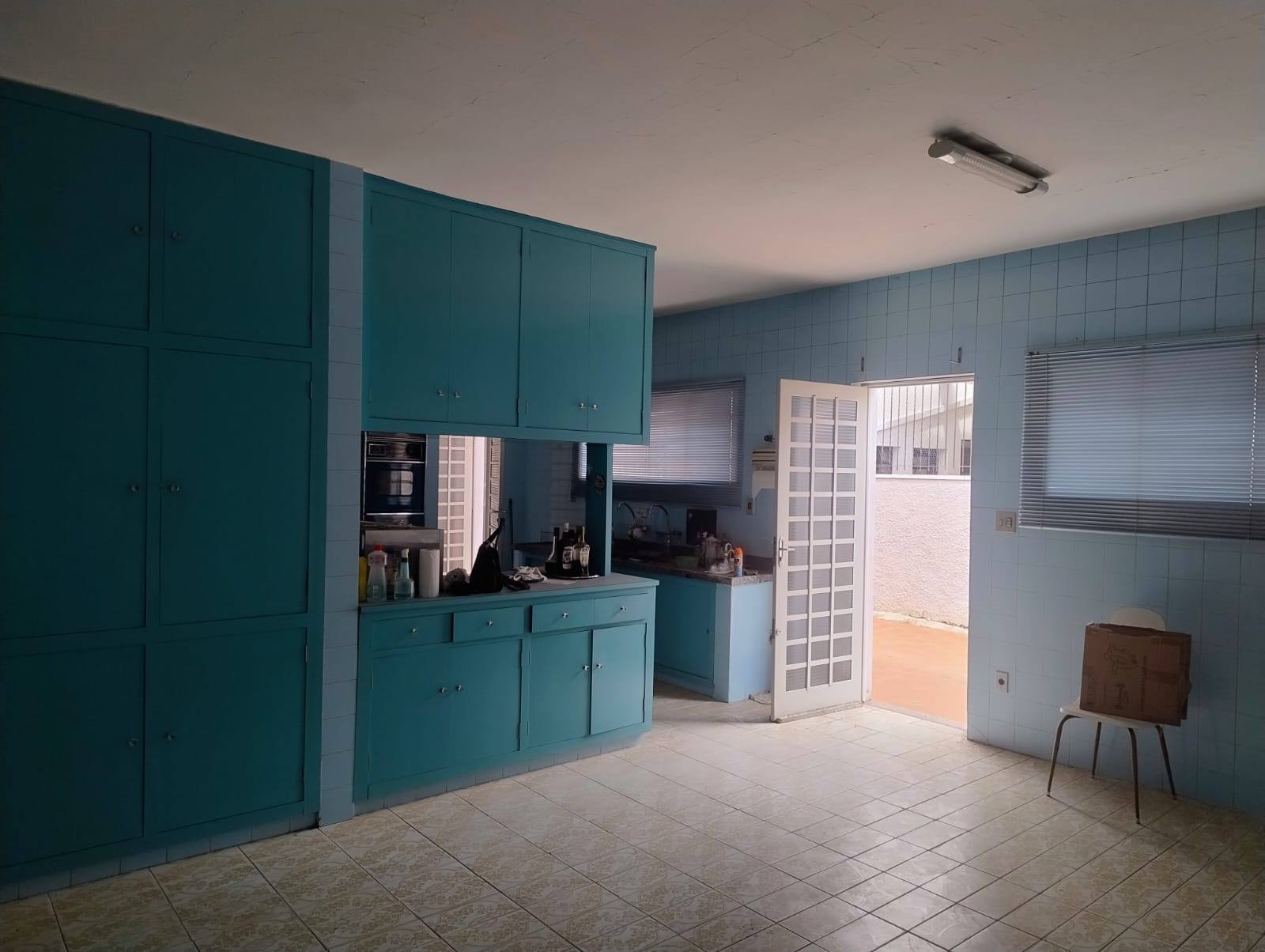 CASA, 3 qtos (1 st), 600 m².