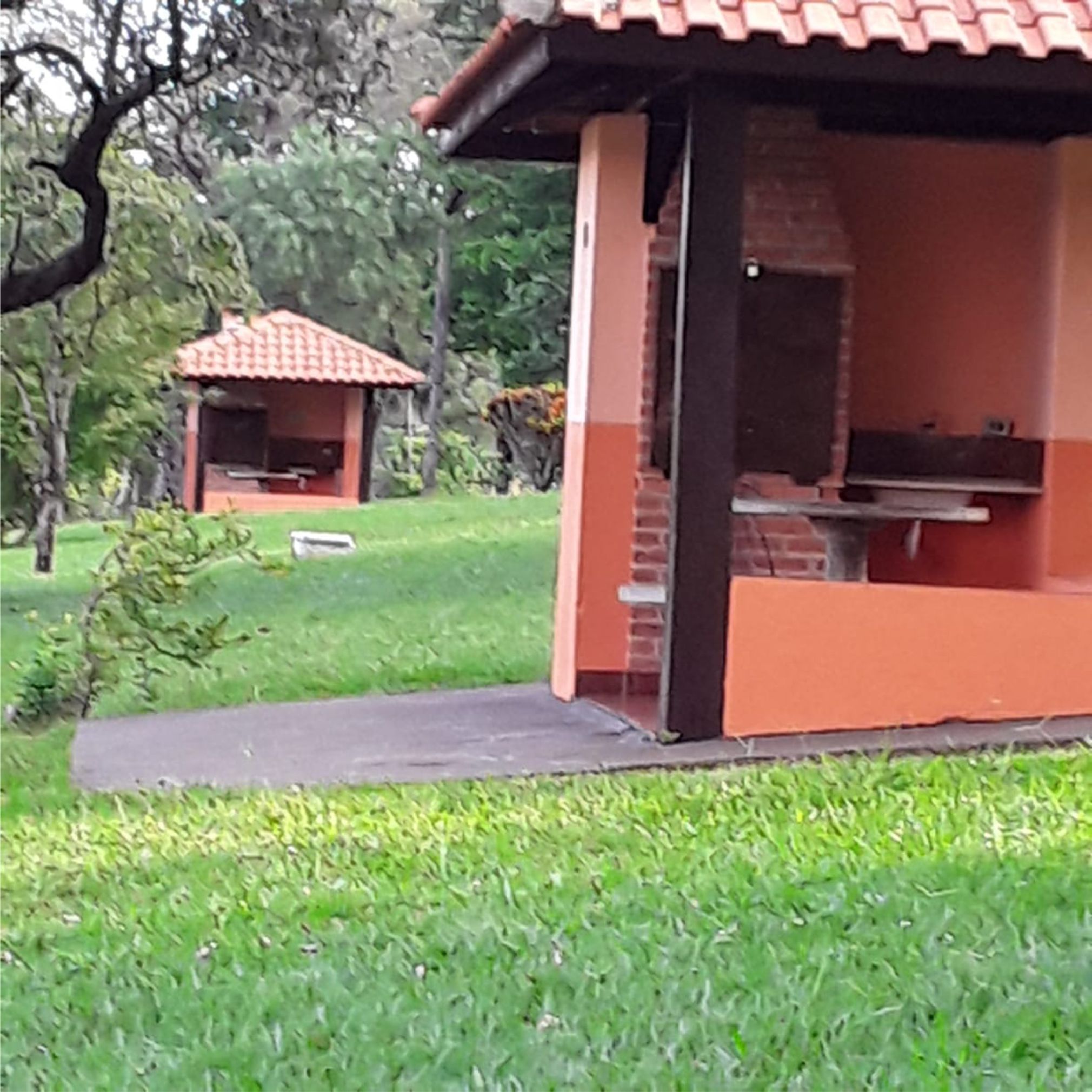 CASA, 3 qtos (1 st), 600 m².