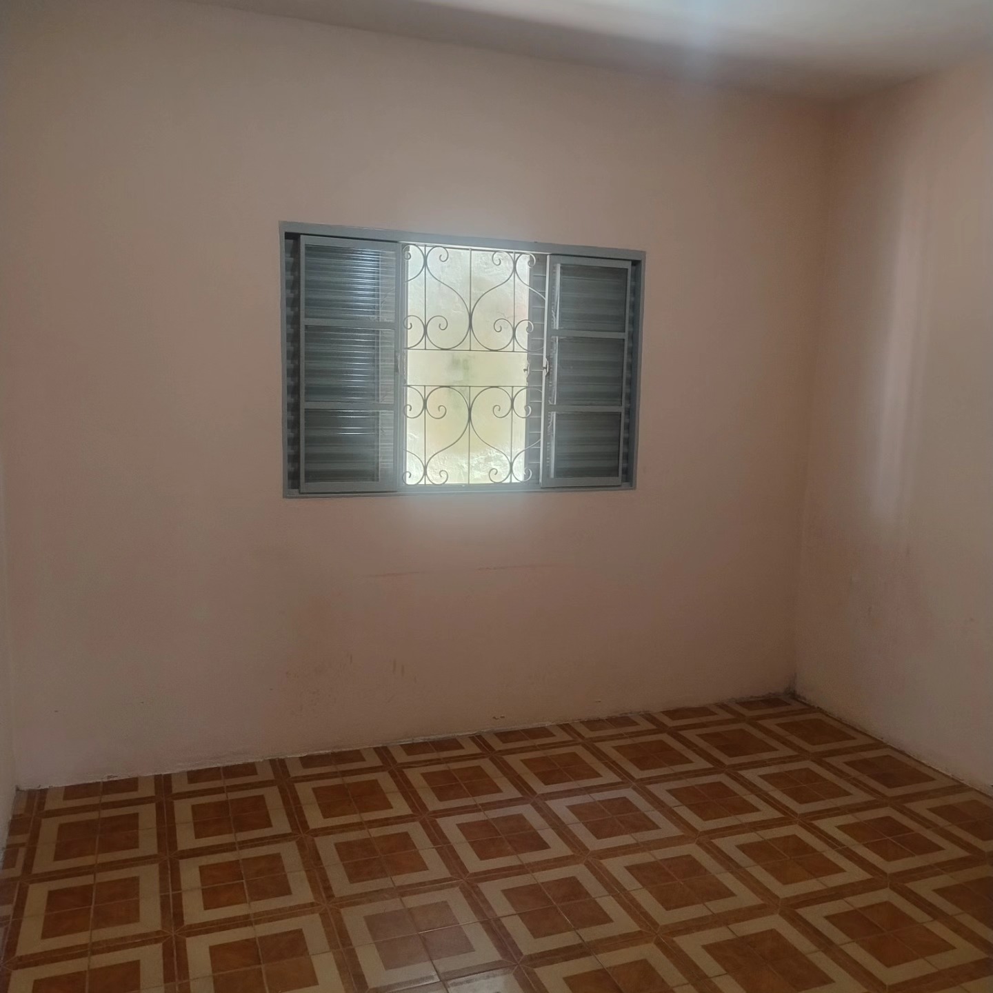 CASA, 2 qtos, 430 m².