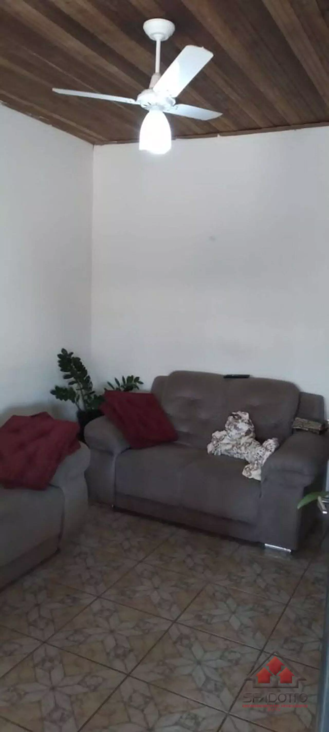 CASA, 2 qtos, 580 m².